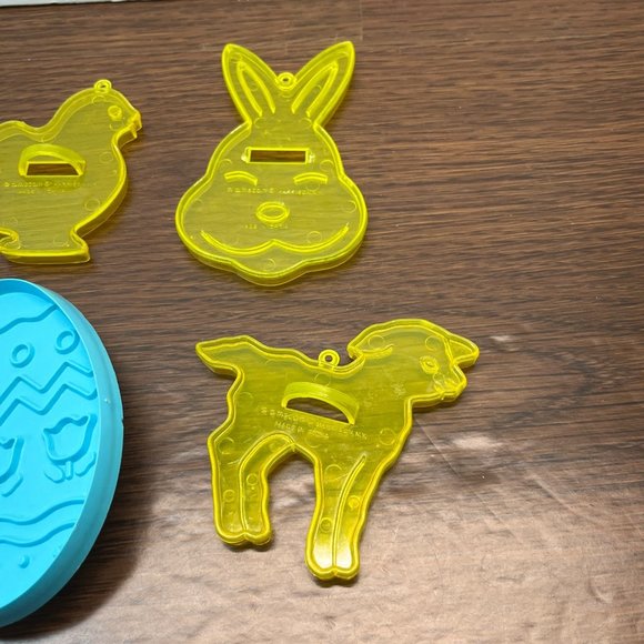Vintage Easter Cookie Cutters Lot of 6 Egg Bunny Chick Lamb Amscan Hallmark - Picture 7 of 8